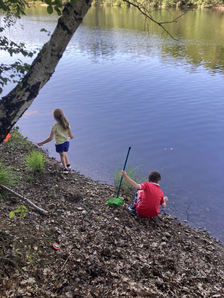animation famille lac de lastioulles cantal